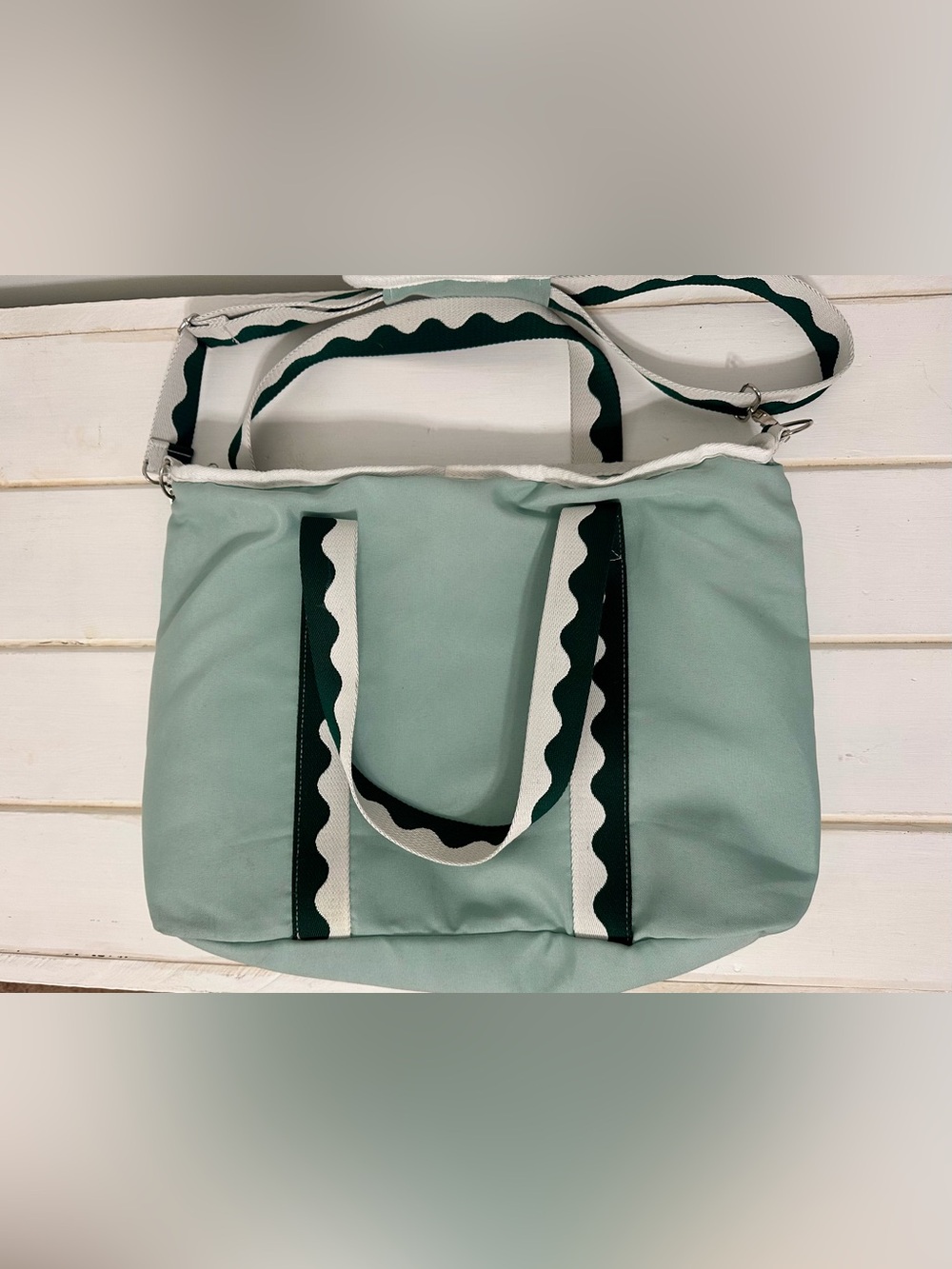 business&pleasure Mint Green Insulated Tote with Scallop Strap Detail - Picture 3 of 5